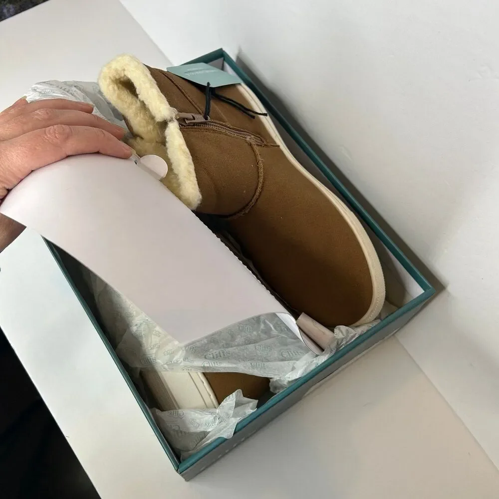 New Cliffs White mountain tan faux suede boots 7 beamish tan